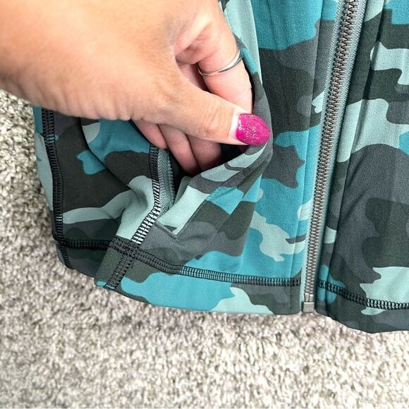 Lululemon Jacket Women’s 6 Hooded Define Heritage 365 Camo Tidewater Teal Multi - Picture 3 of 6